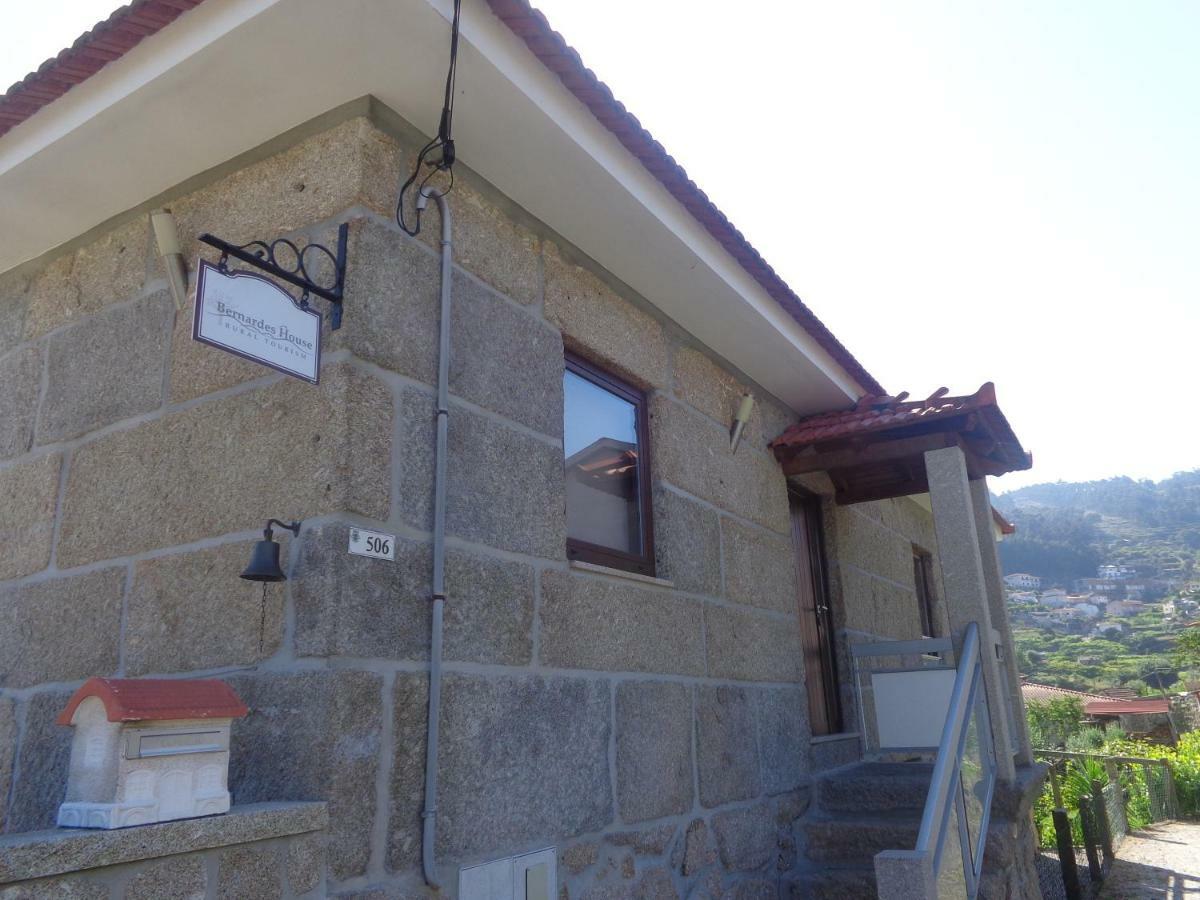 Bernardes House Guest House Castelo de Paiva Exterior photo